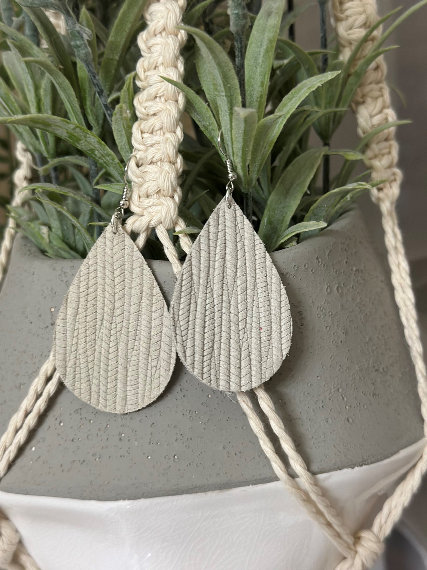 Cream Palm Leather Tear Drops