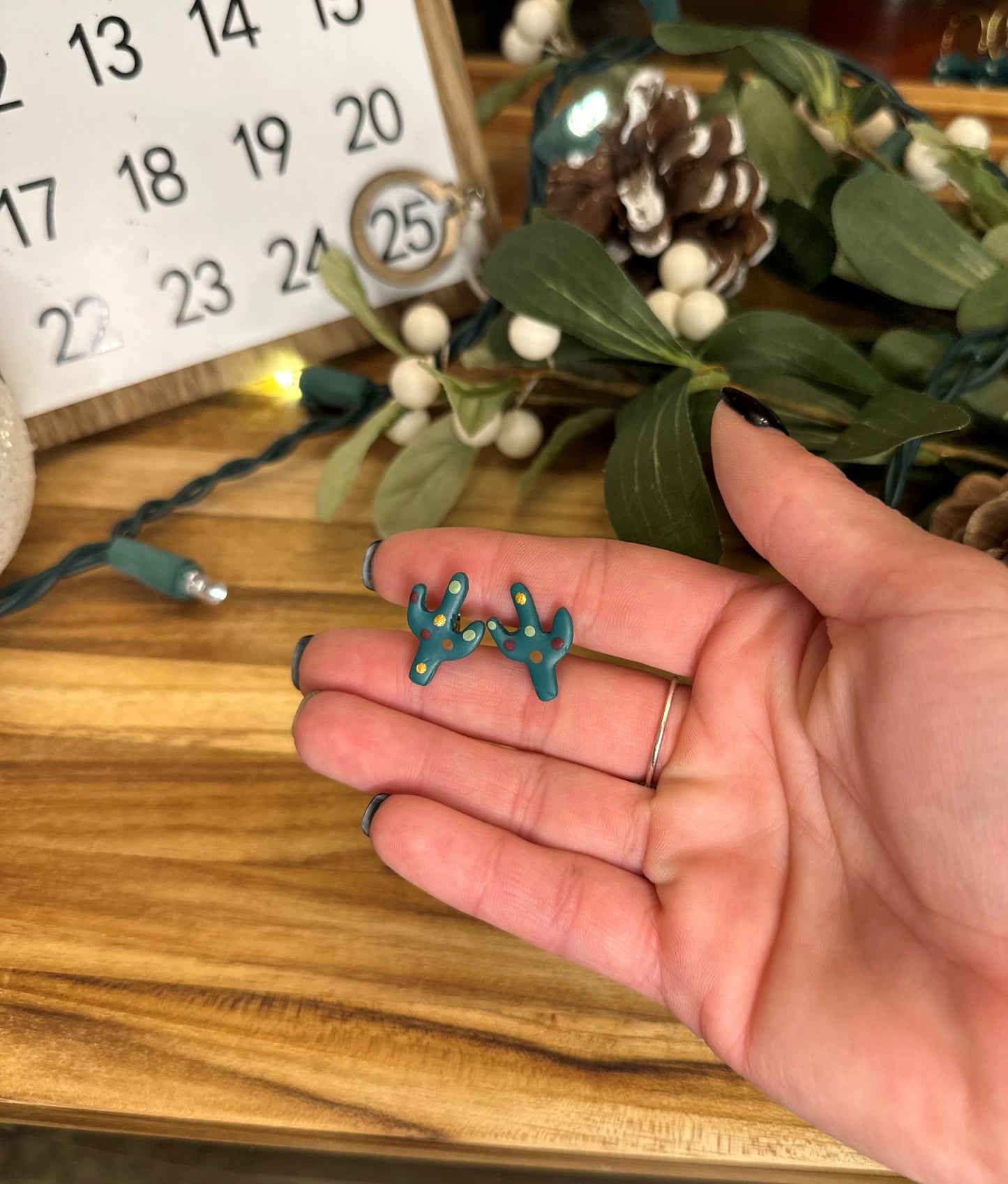 Christmas Cactus Stud